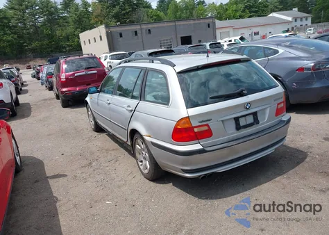 2002 BMW 325Xit из США, поврежденный, VIN WBAEP33422PF00009
